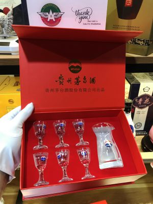 Bộ ly và bình chiết Maotai